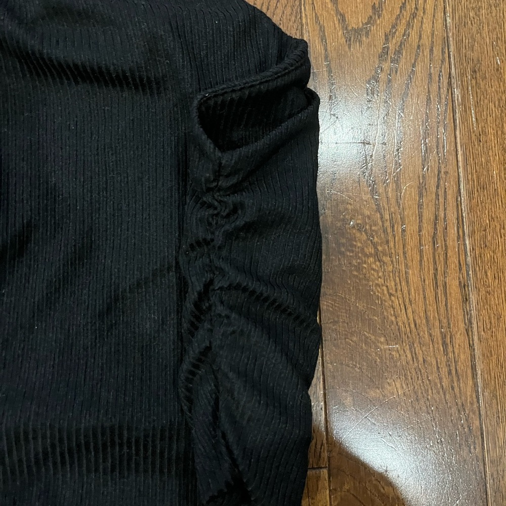NWT one shoulder crop top - Picture 3 of 4